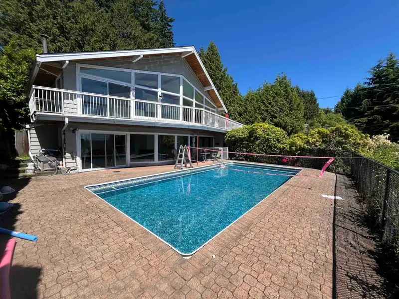 1725 ROSEBERY AVENUE - photo 4 of 36