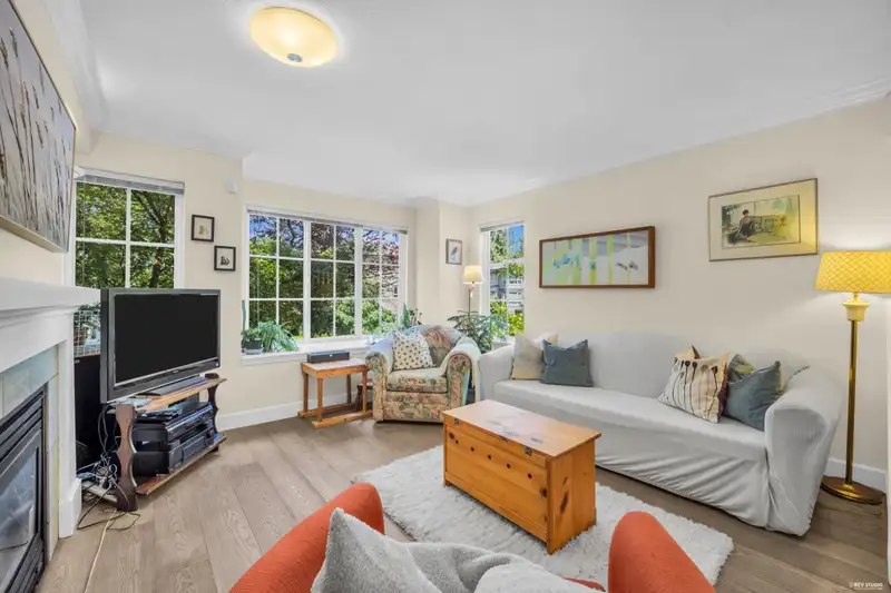 3302 NOEL DRIVE - photo 2 of 40