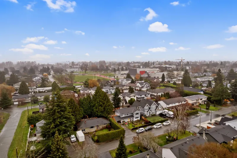 4921 44A AVENUE - photo 3 of 25