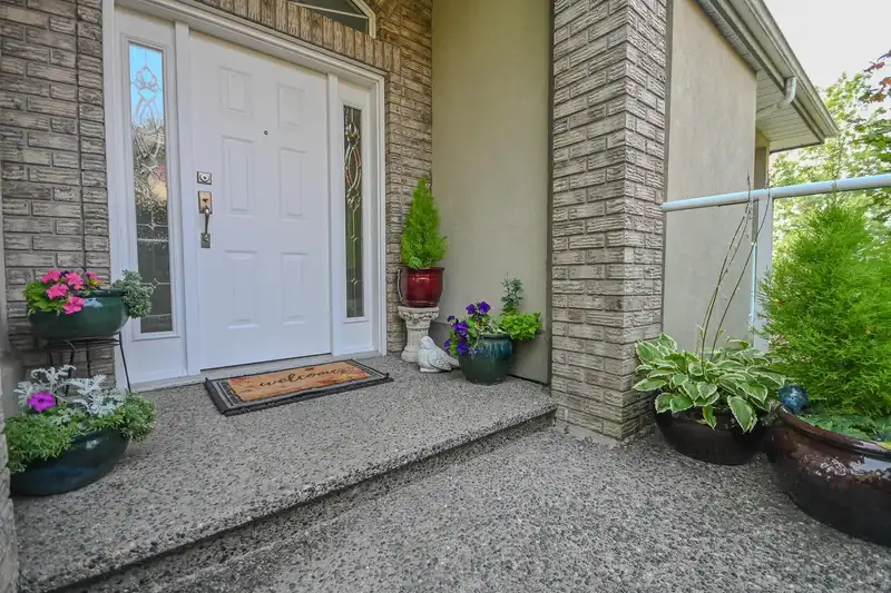 2 915 FORT FRASER RISE - photo 2 of 40