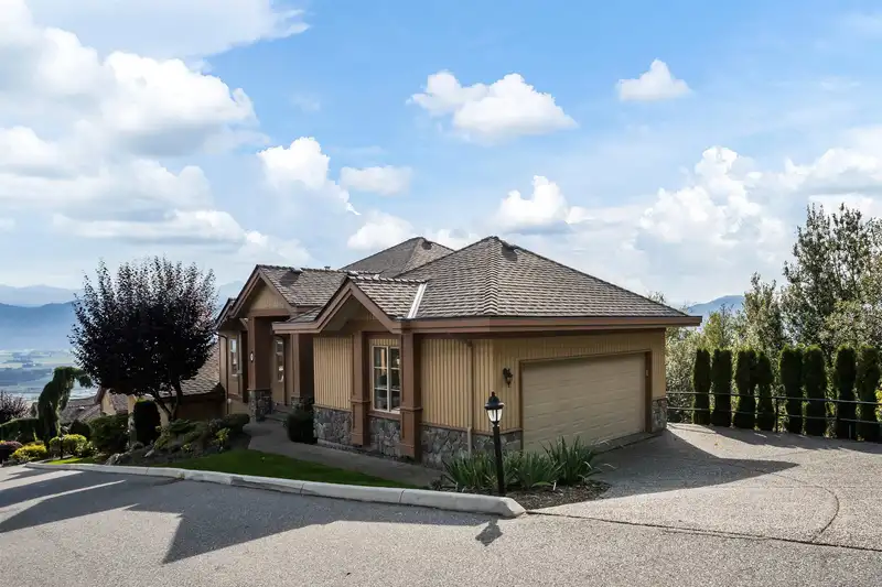 35 35931 EMPRESS DRIVE - photo 2 of 35