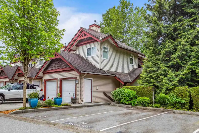 68 15 FOREST PARK WAY - photo 1 of 40