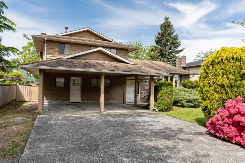 10111 GOWER STREET - photo 3 of 34