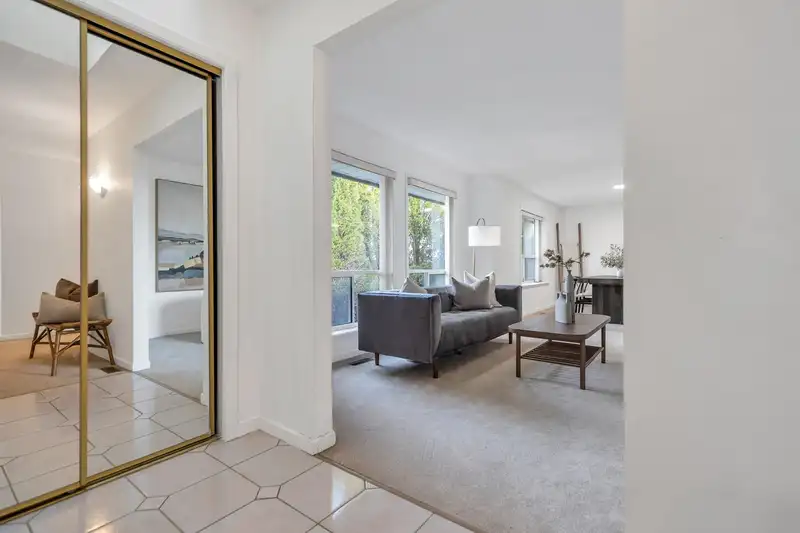 16316 87 AVENUE - photo 4 of 33