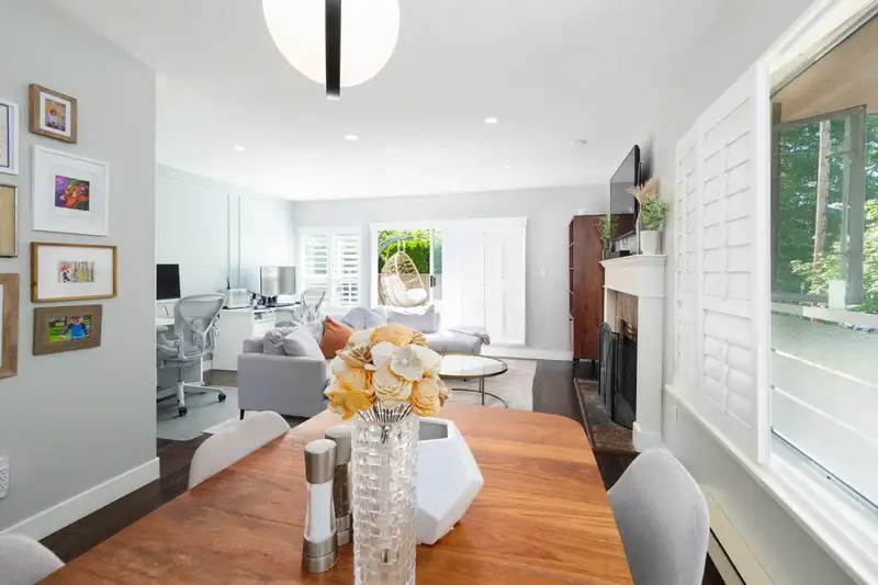 110 5568 BARKER AVENUE - photo 3 of 17