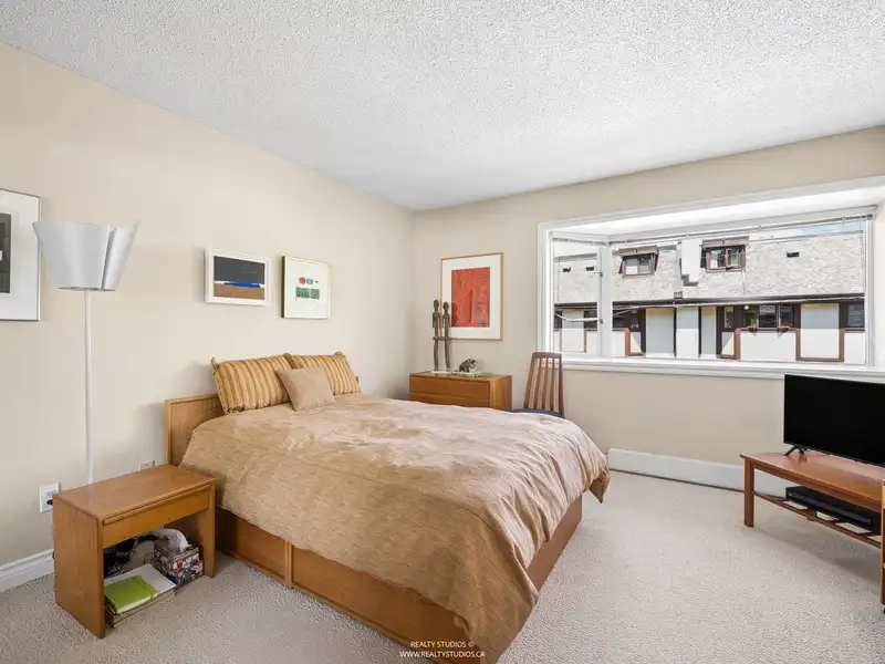2419 W 1ST AVENUE - photo 2 of 36