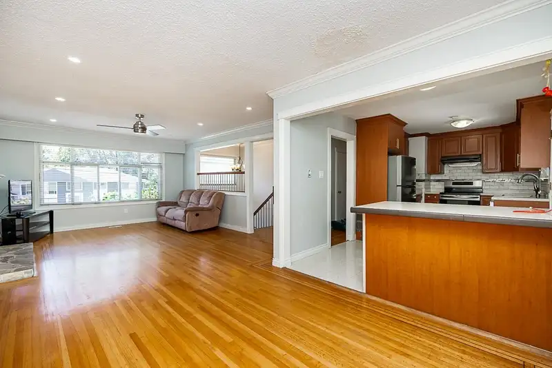 9658 124A STREET - photo 4 of 40