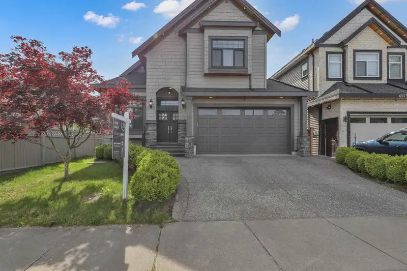 6965 149A STREET - photo 2 of 40