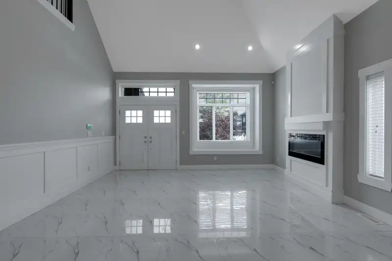 6965 149A STREET - photo 4 of 40