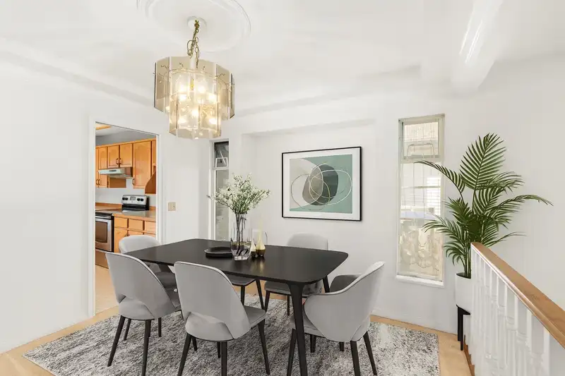 6065 186 STREET - photo 2 of 37