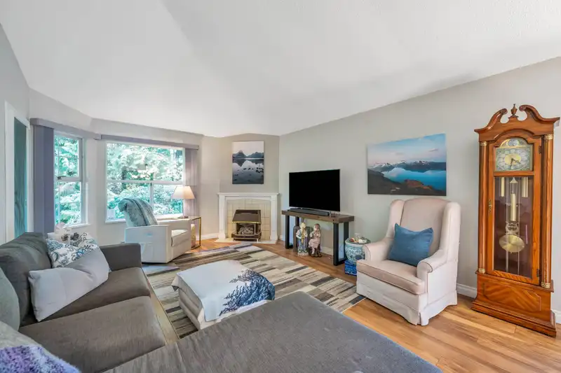 45 6537 138 STREET - photo 3 of 23