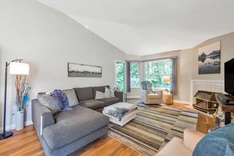 45 6537 138 STREET - photo 4 of 23