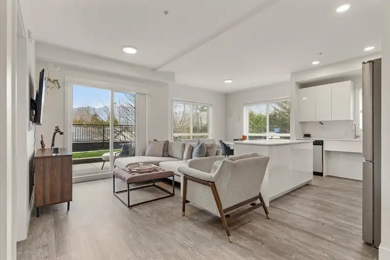 112 9450 ROBSON STREET - photo 3 of 40