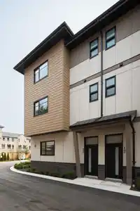 13 1641 KING CRESCENT - thumbnail 6
