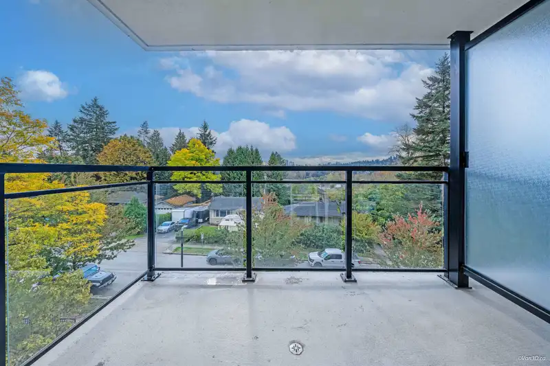 501 555 DELESTRE AVENUE - photo 3 of 37