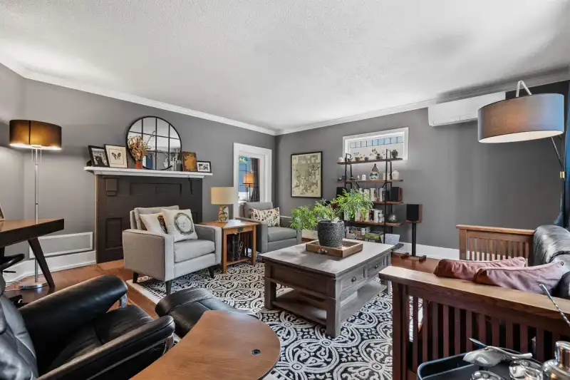 617 FIFTH STREET - photo 1 of 38