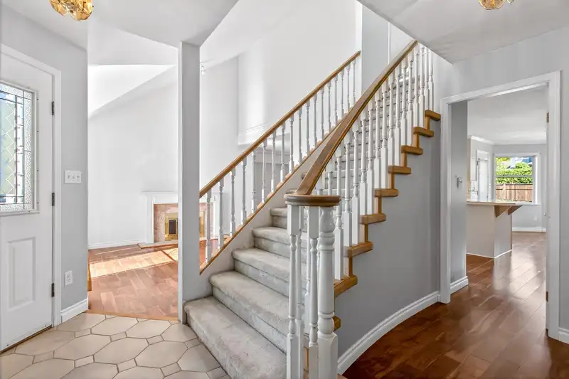 654 WALNUT PLACE - photo 4 of 40