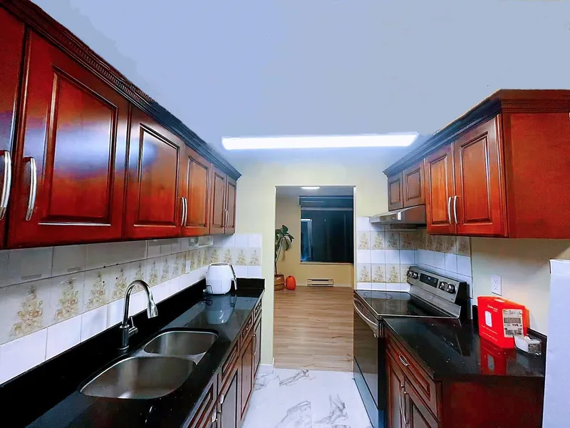 307 5800 COONEY ROAD - photo 1 of 7