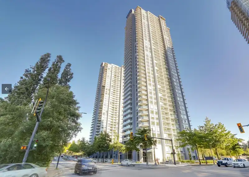 2802 13696 100 AVENUE - photo 1 of 9
