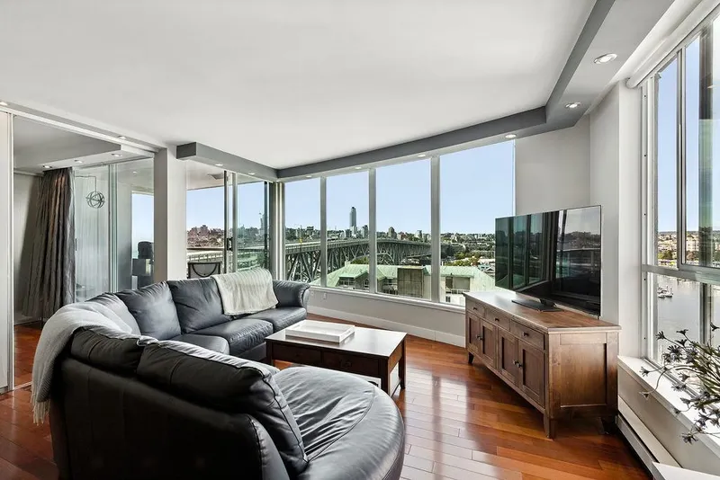 1405 1500 HOWE STREET - photo 4 of 25