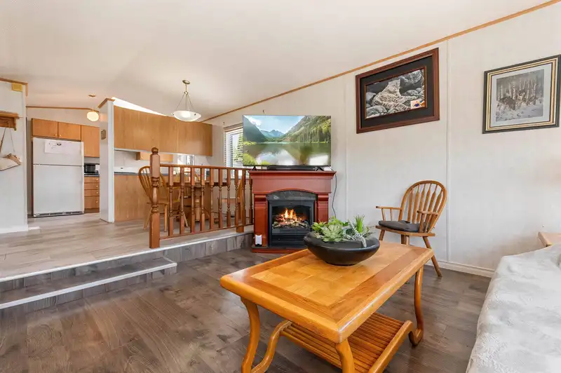 22 26892 FRASER HIGHWAY - photo 4 of 37