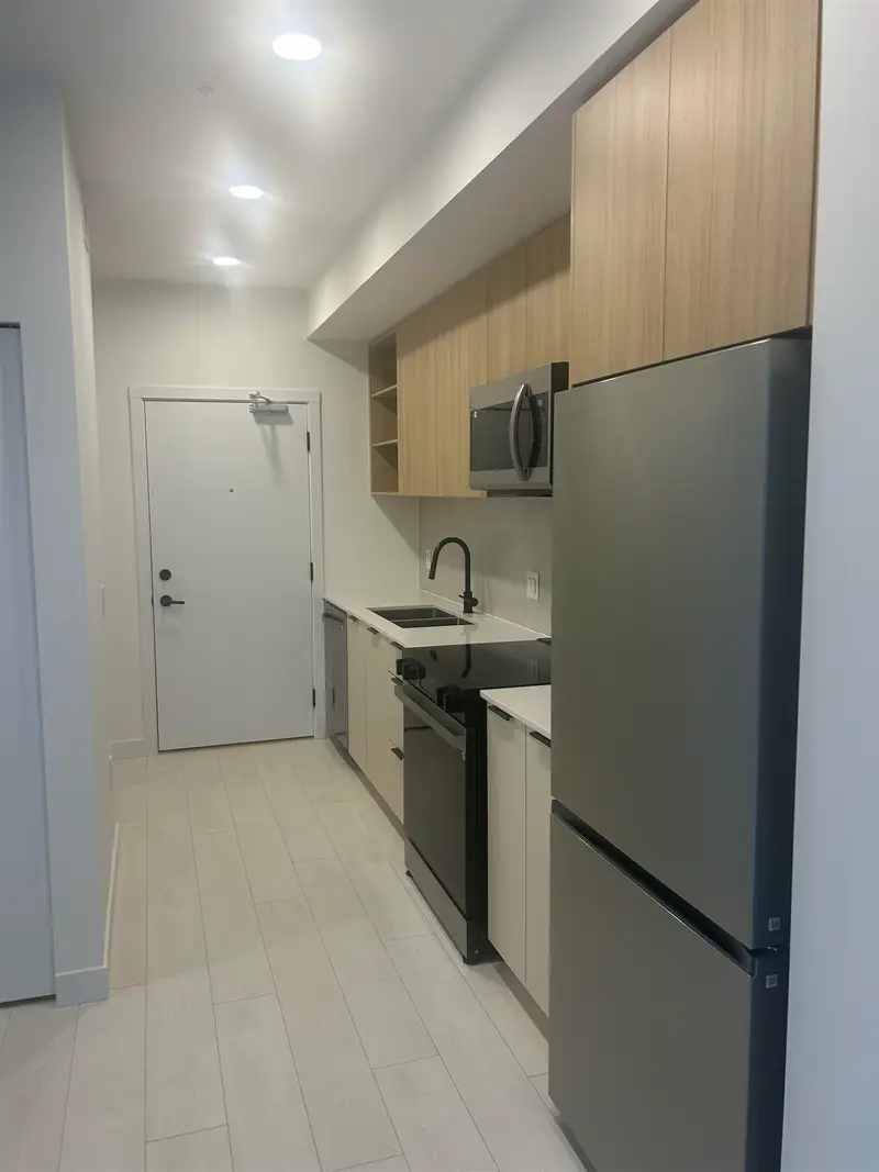 402 13439 94A AVENUE - photo 2 of 9