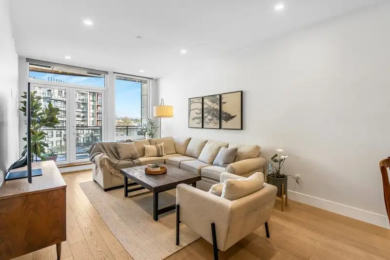 301 20416 PARK AVENUE - photo 3 of 22