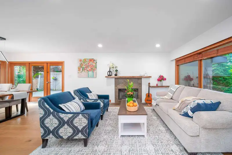 4096 SUNSET BOULEVARD - photo 3 of 38