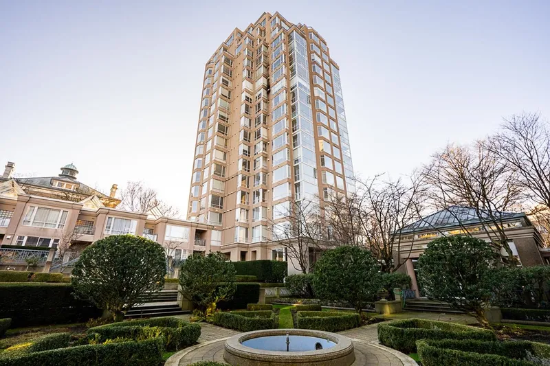 802 2668 ASH STREET - photo 1 of 25