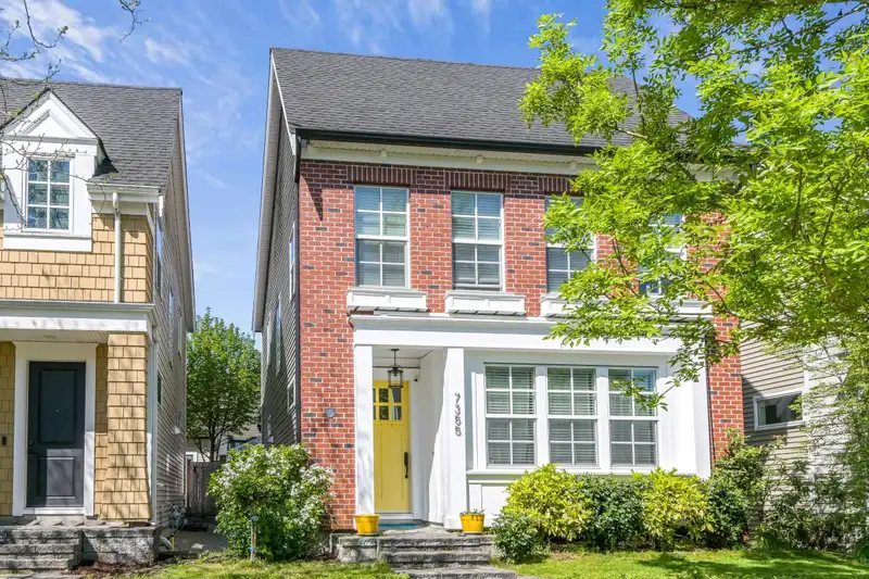 7355 192A STREET - photo 2 of 33