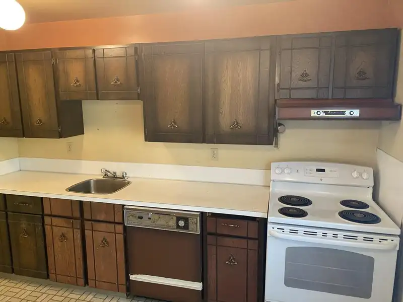 28 8451 RYAN ROAD - photo 2 of 13