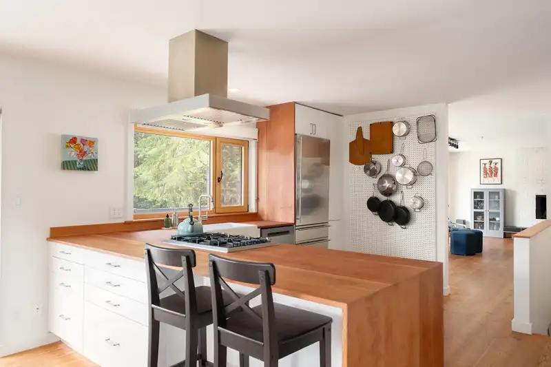 1569 WHITESAILS DRIVE - photo 4 of 40