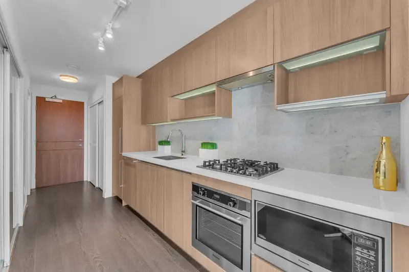 703 13696 100 AVENUE - photo 3 of 32