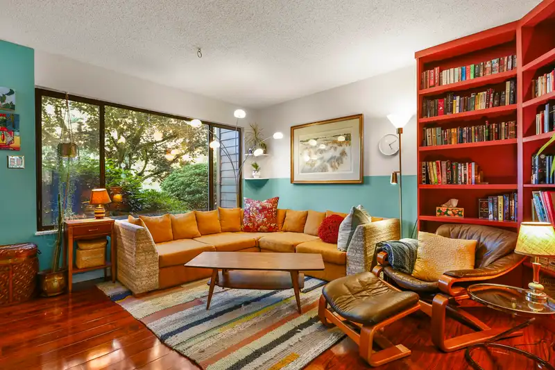 417 CAMBRIDGE WAY - photo 4 of 25