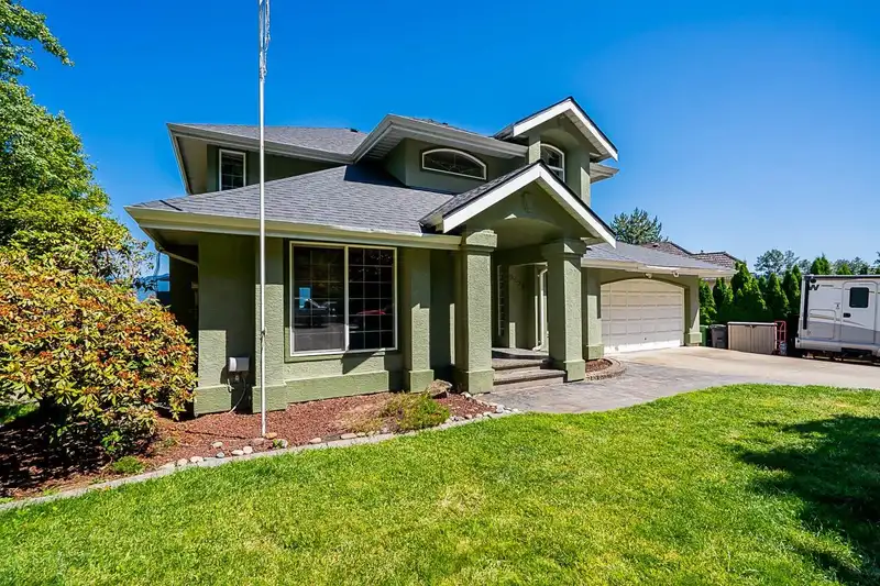 2578 STONECROFT DRIVE - photo 1 of 39