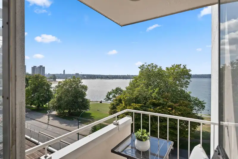 503 2095 BEACH AVENUE - photo 2 of 37