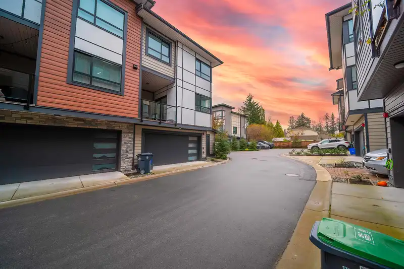 64 20150 81 AVENUE - photo 2 of 40