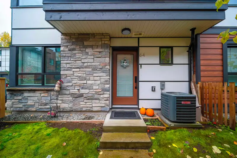 64 20150 81 AVENUE - photo 4 of 40