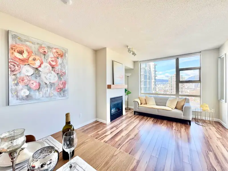 905 1316 W 11TH AVENUE - photo 4 of 27