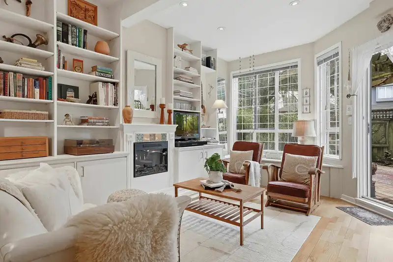 123 3440 W BROADWAY - photo 1 of 33
