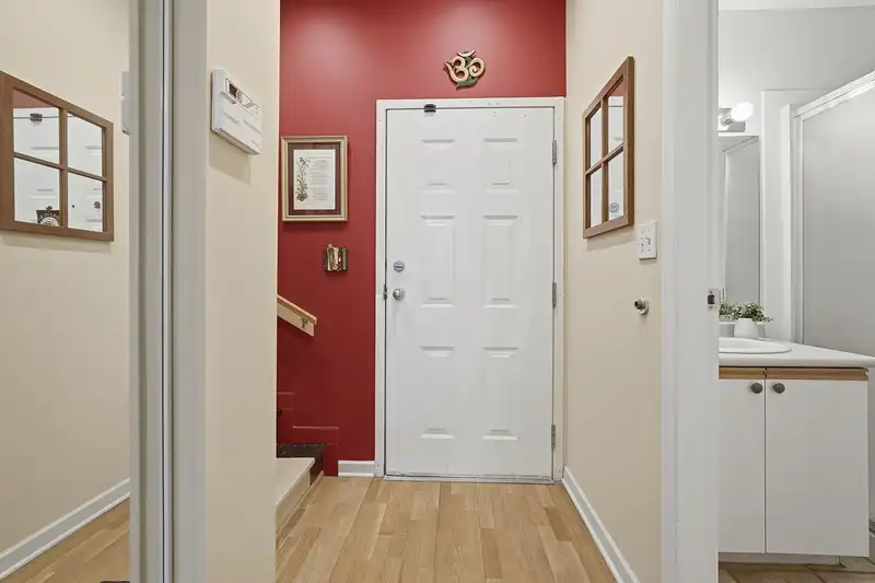 123 3440 W BROADWAY - photo 3 of 33