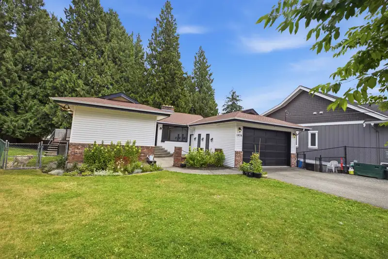1970 POWELL CRESCENT - photo 4 of 40