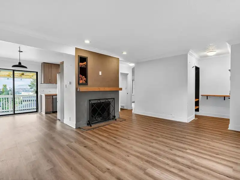 7259 BARNET ROAD - photo 4 of 26