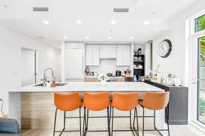 103 7638 CAMBIE STREET - photo 2 of 14