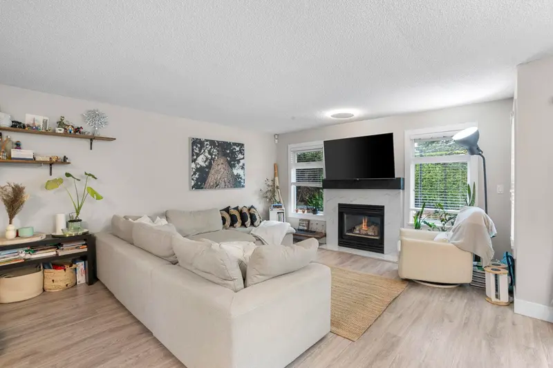 49 9045 WALNUT GROVE DRIVE - photo 4 of 25