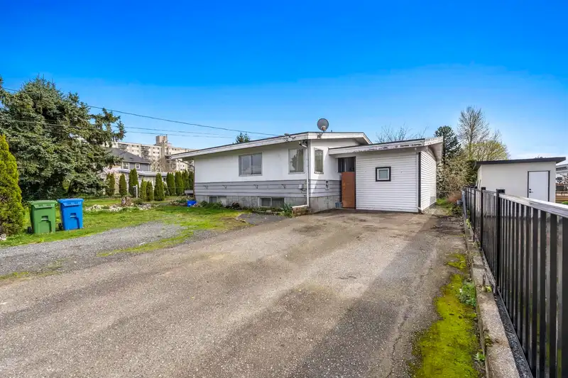 2815 CENTENNIAL STREET - photo 1 of 40