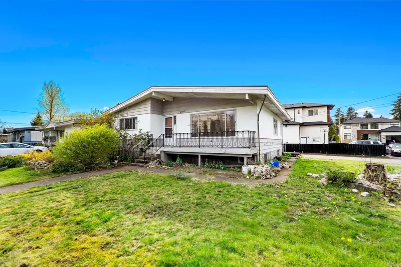 2815 CENTENNIAL STREET - photo 2 of 40