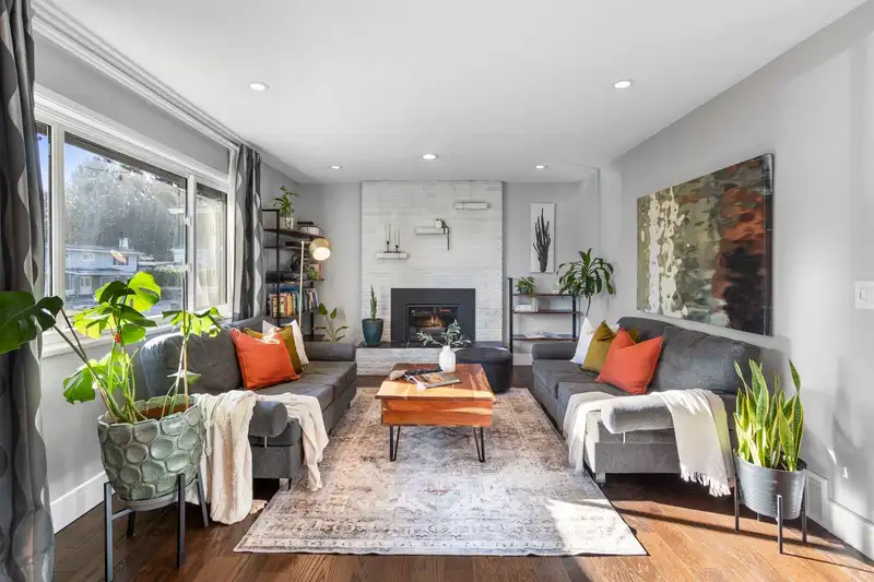 1777 CHALMERS AVENUE - photo 4 of 40