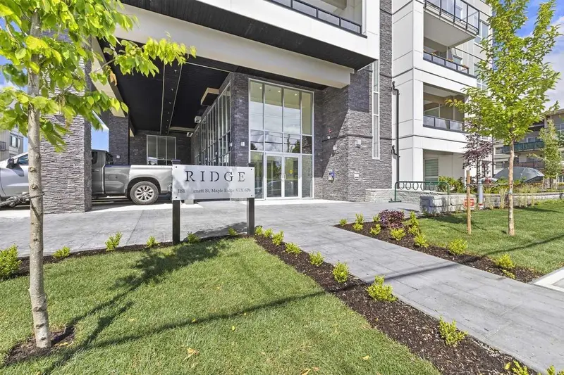 303 11913 BURNETT STREET - photo 1 of 19