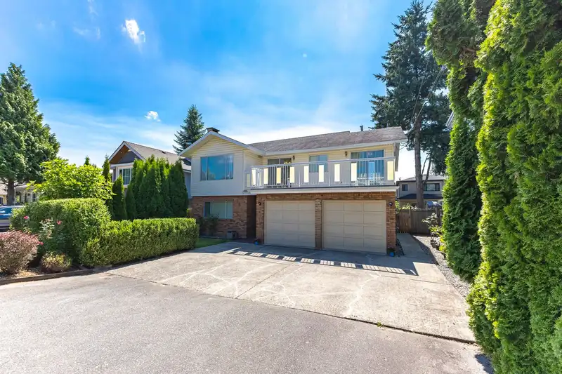 7622 17TH AVENUE - photo 1 of 31